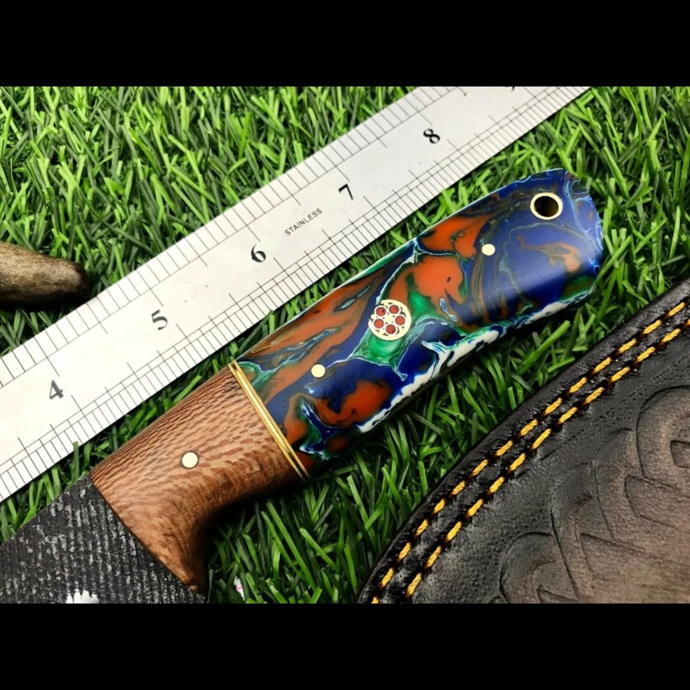 Carbon Steel Hunting knife with Celtic Knotwork leather Sheath - Picture 3 of 6